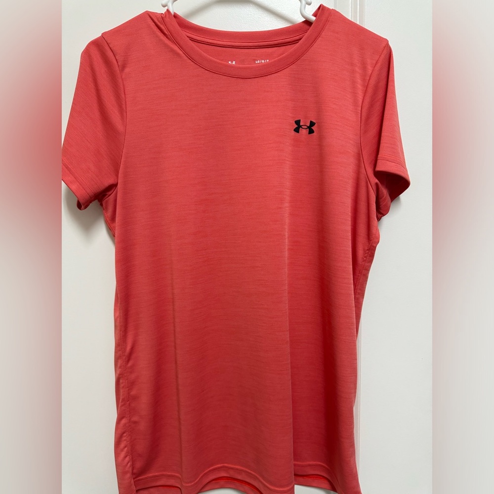 NWOT Under Armour T-shirt L